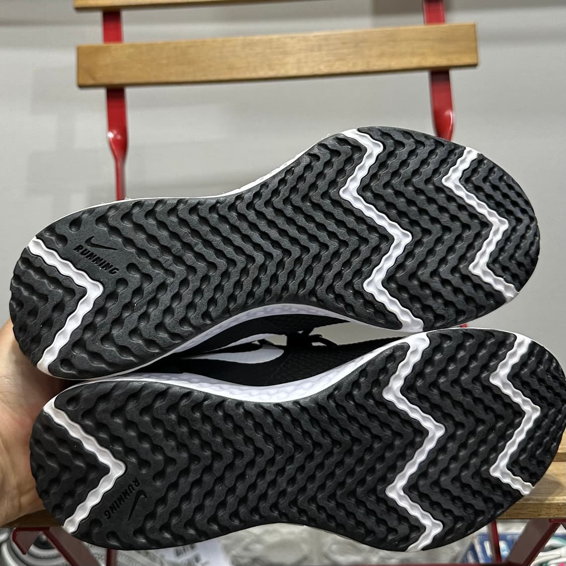 230) 나이키 운동화 여성 여자 신발 레볼루션 블랙 상품이미지6