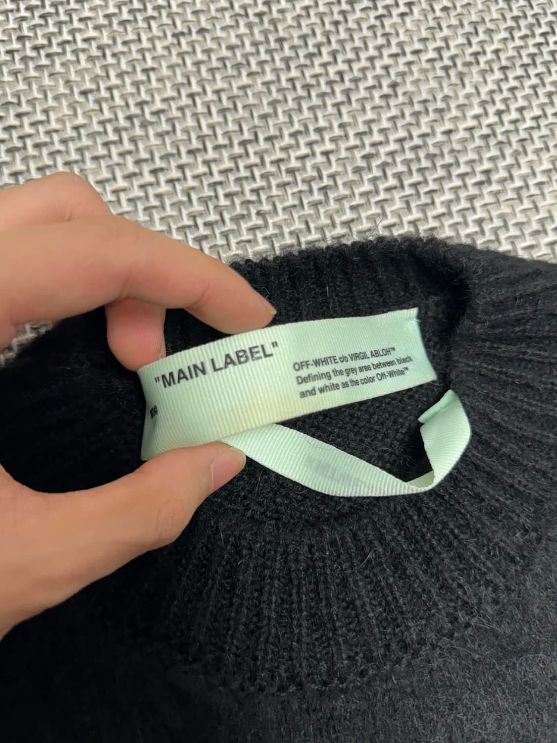 오프화이트 모헤어 니트 상품이미지6