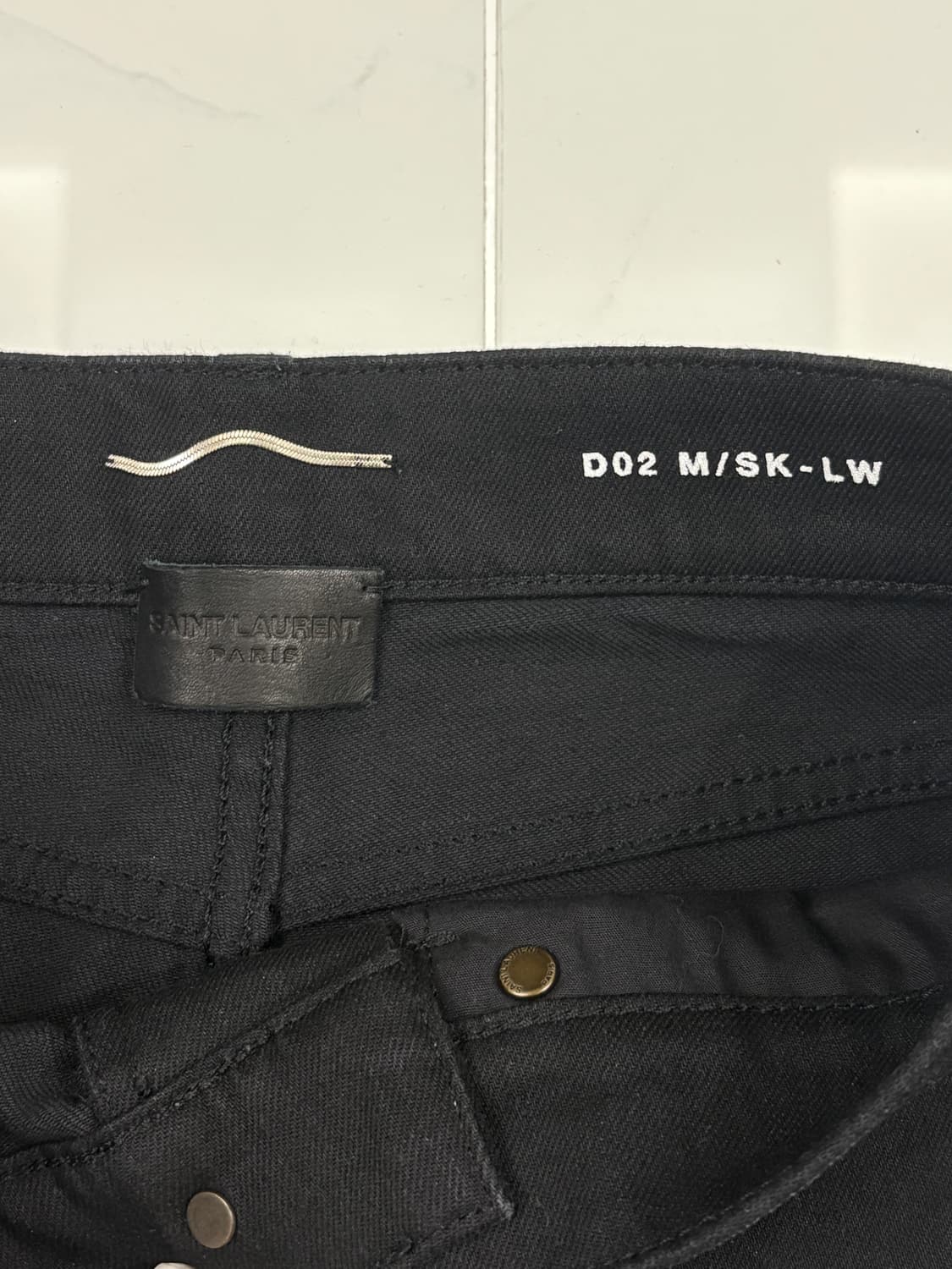 생로랑 19FW 크롭 블랙진 상품이미지6