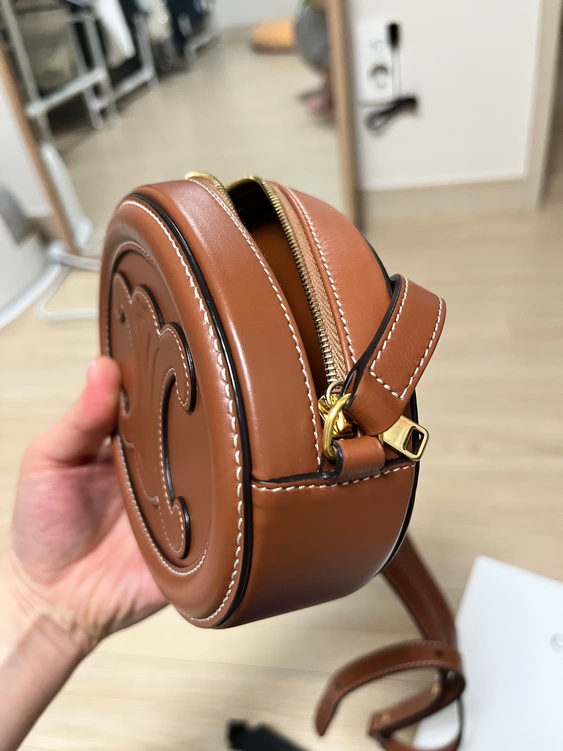 셀린느 오벌펄스 탄 상품이미지2