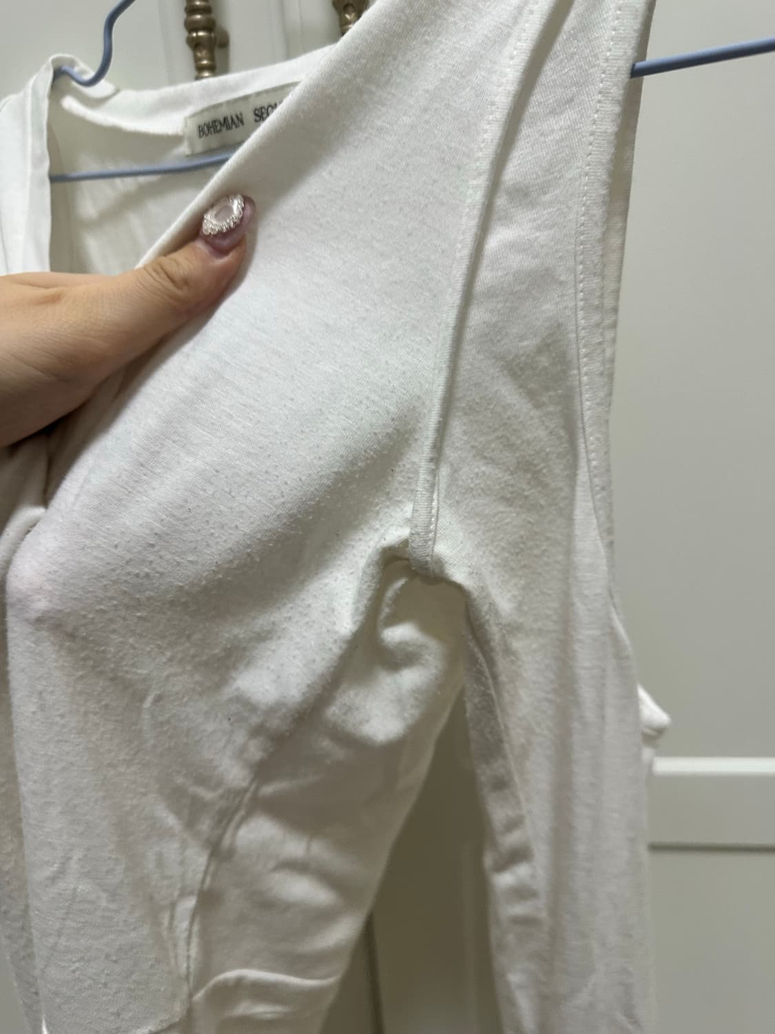 보헤미안서울 홀버튼 롱슬리브 화이트 긴팔티 아이보리 상품이미지2