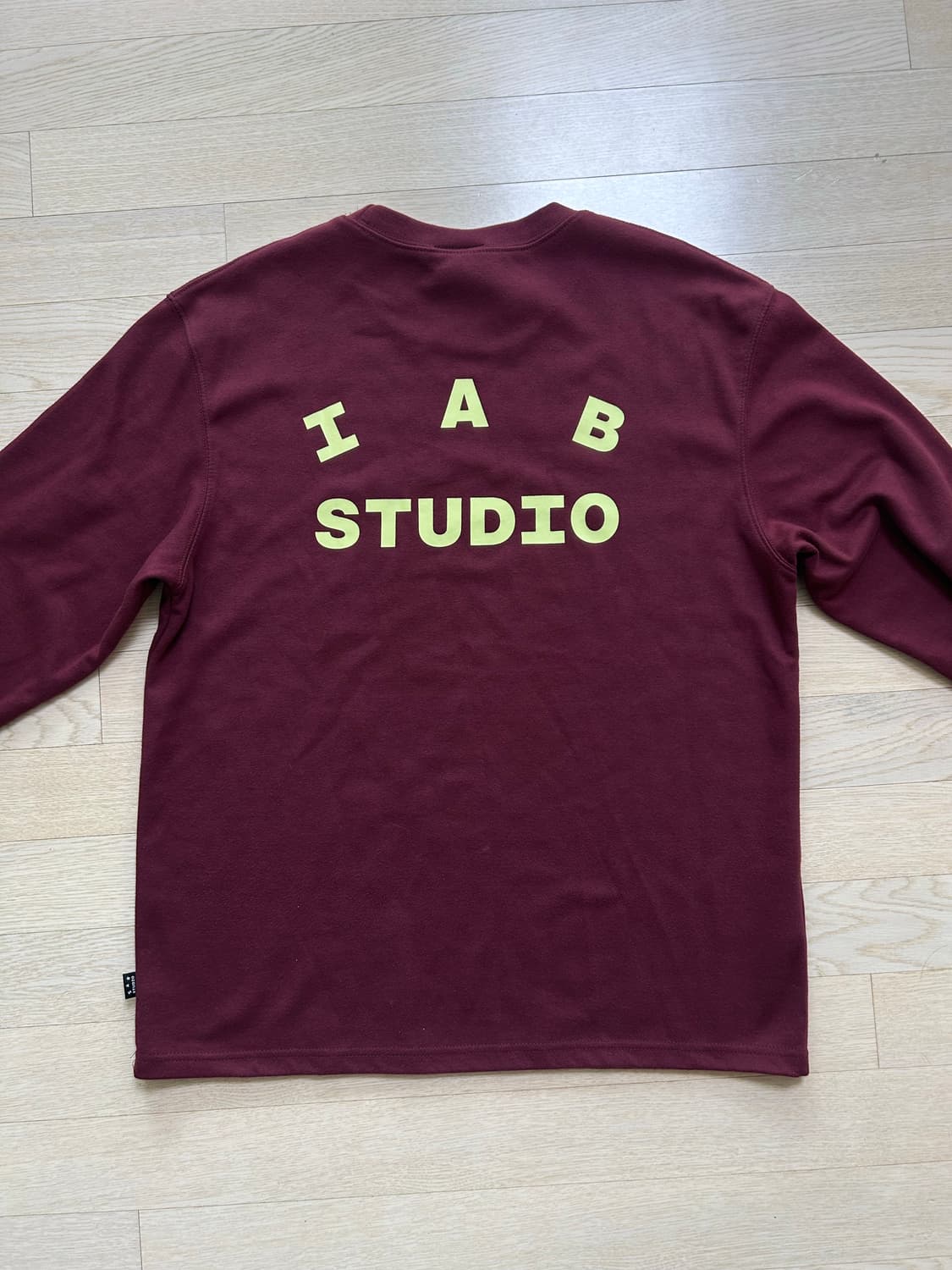 아이앱 IAB 스튜디오 롱슬리브 버건디 M (크림 30만원) 상품이미지5