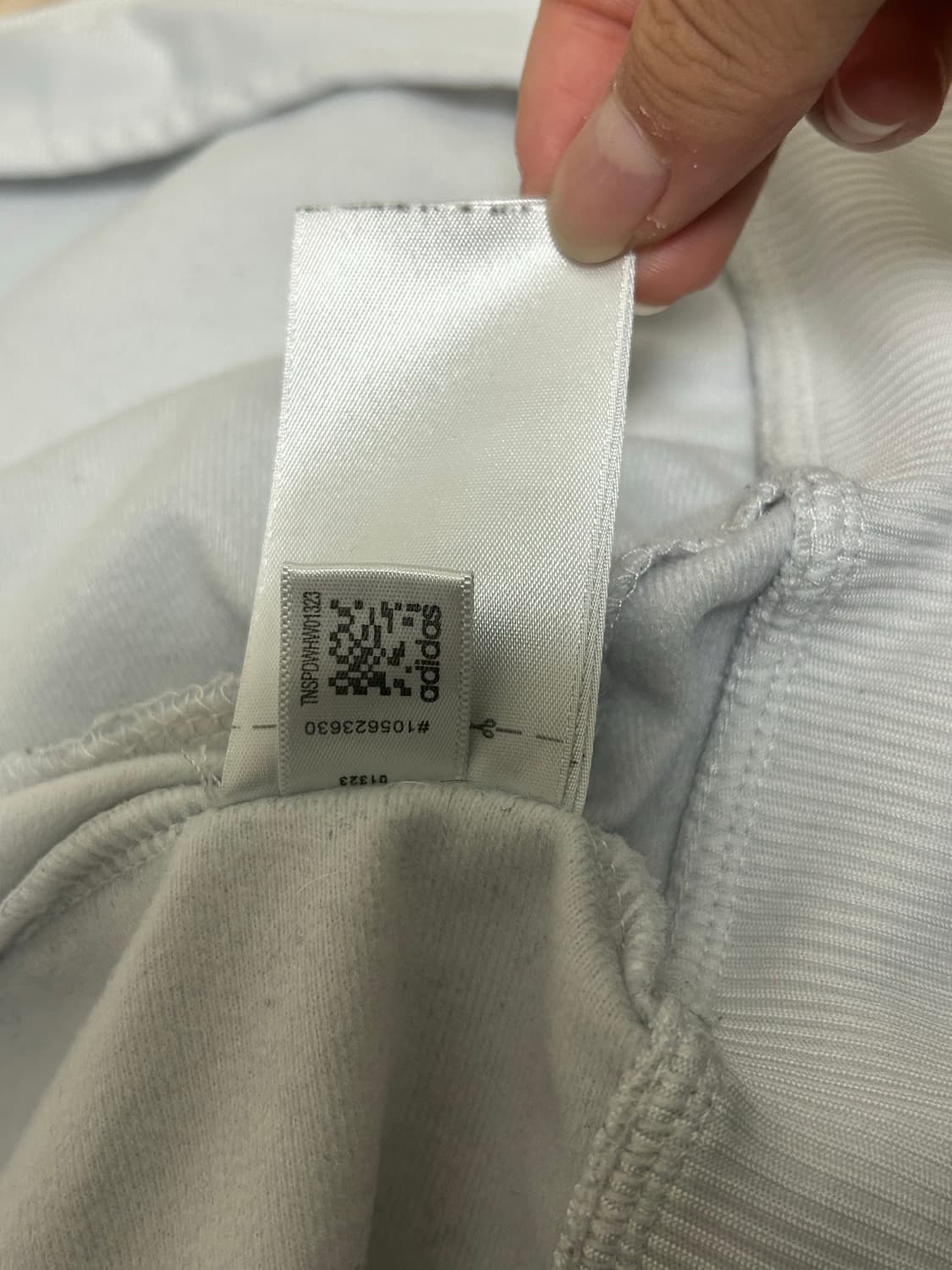 아디다스 파이어버드 화이트색 져지 s 팔아요 상품이미지4