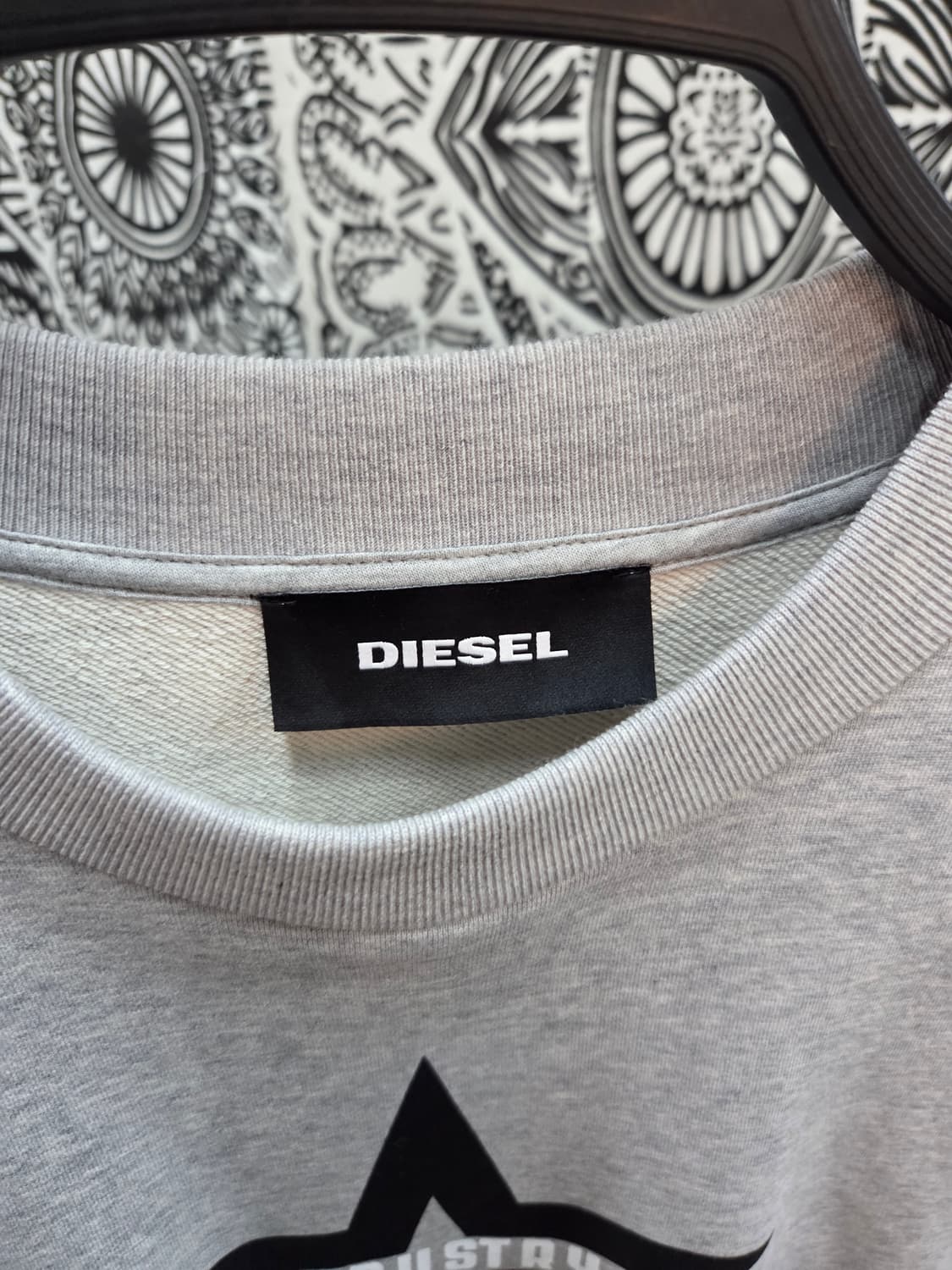 DIESEL 디젤 그레이 반팔티💯 상품이미지3