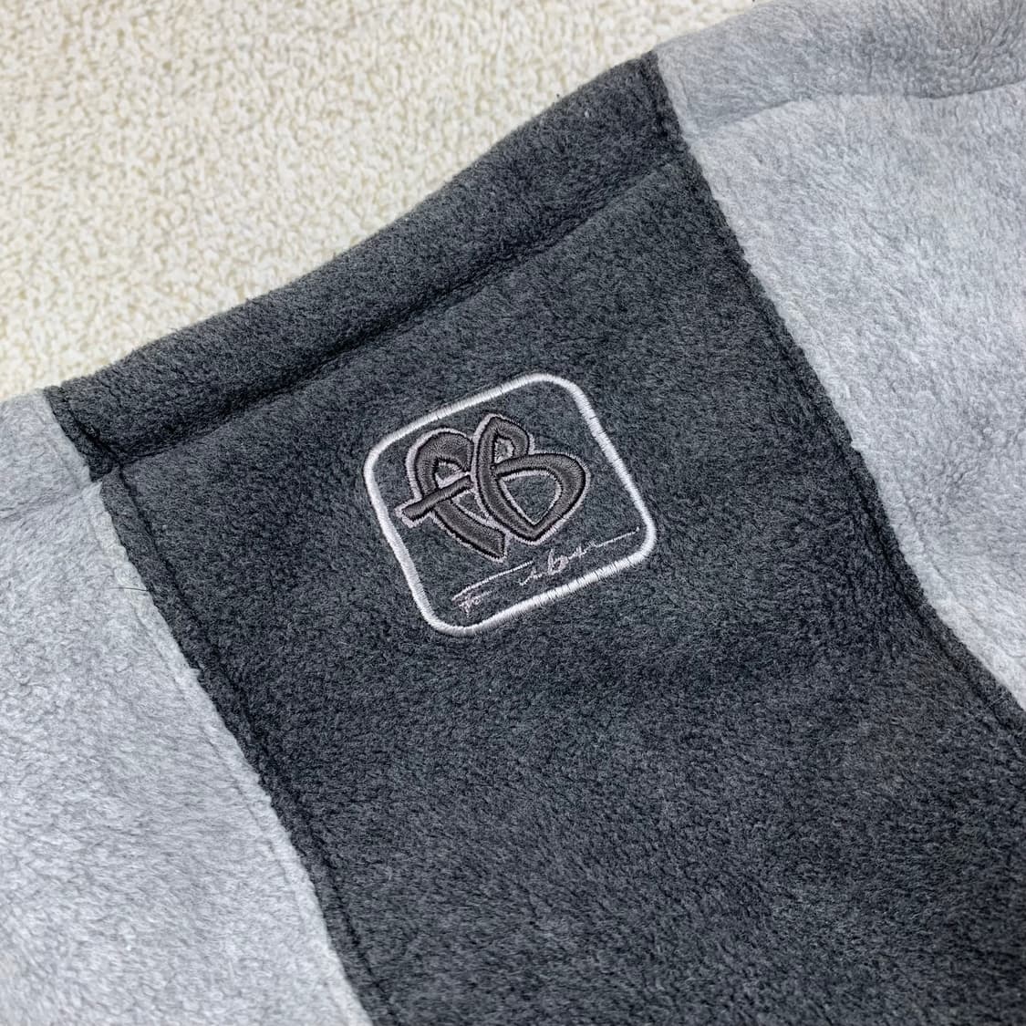 90s 올드스쿨 후부 빅로고 그레이 플리스 풀오버 후디 상품이미지4