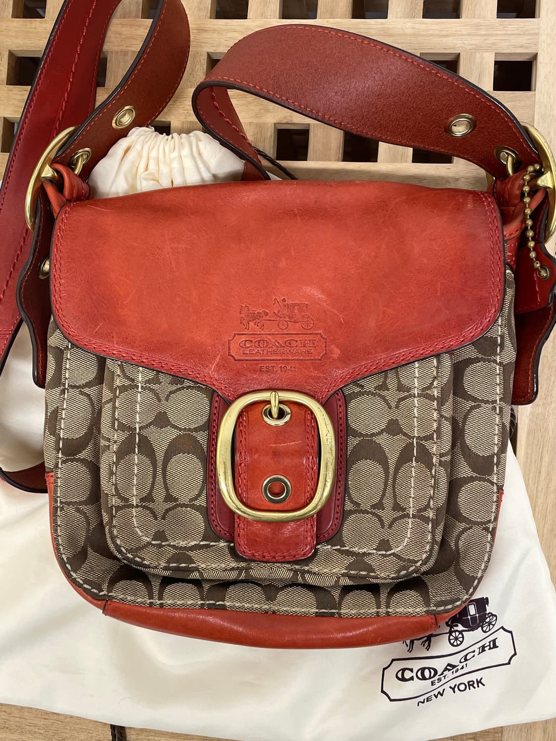 📍코치 빈티지 크로스백 상품이미지1