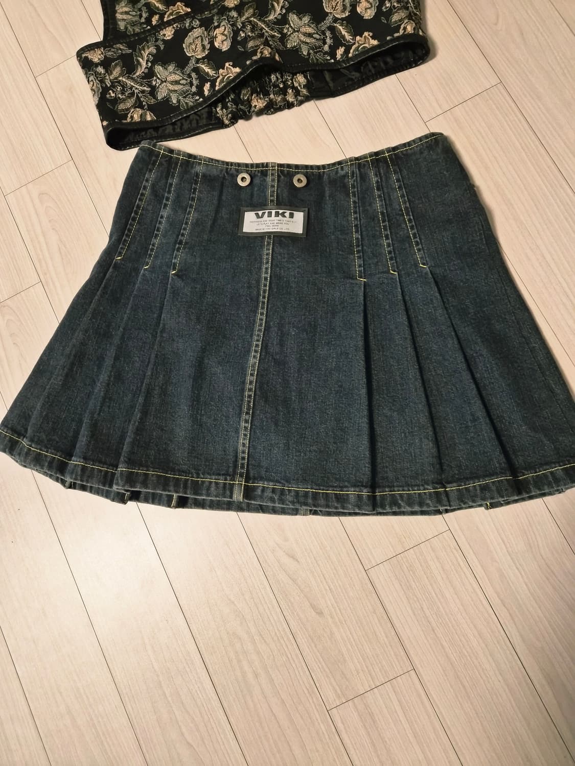[빈티지/Y2K] VIKI 플리츠 데님 미니 스커트 판매합니다 상품이미지3