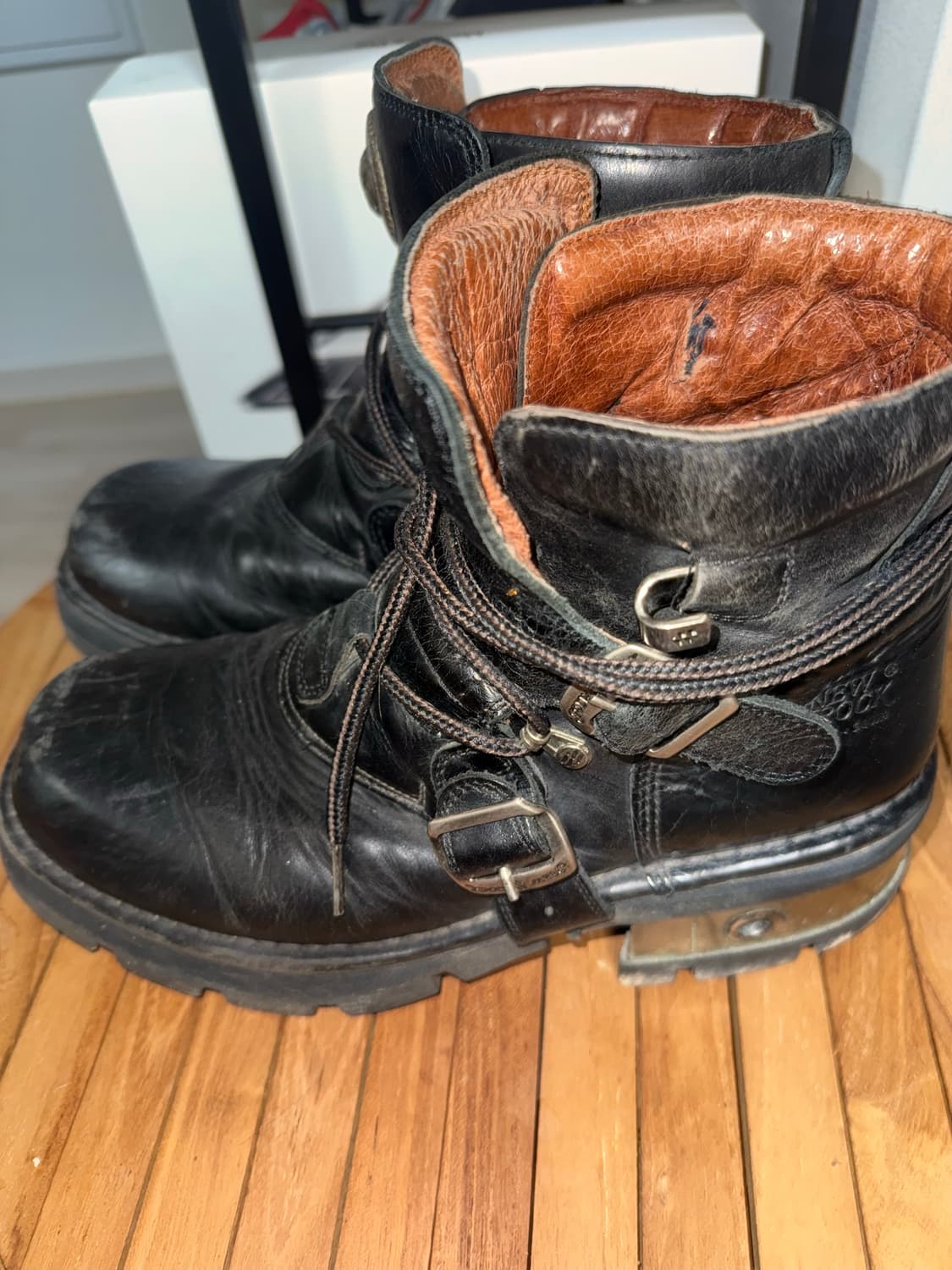 뉴락 부츠 280 사이즈 판매합니다 상품이미지2