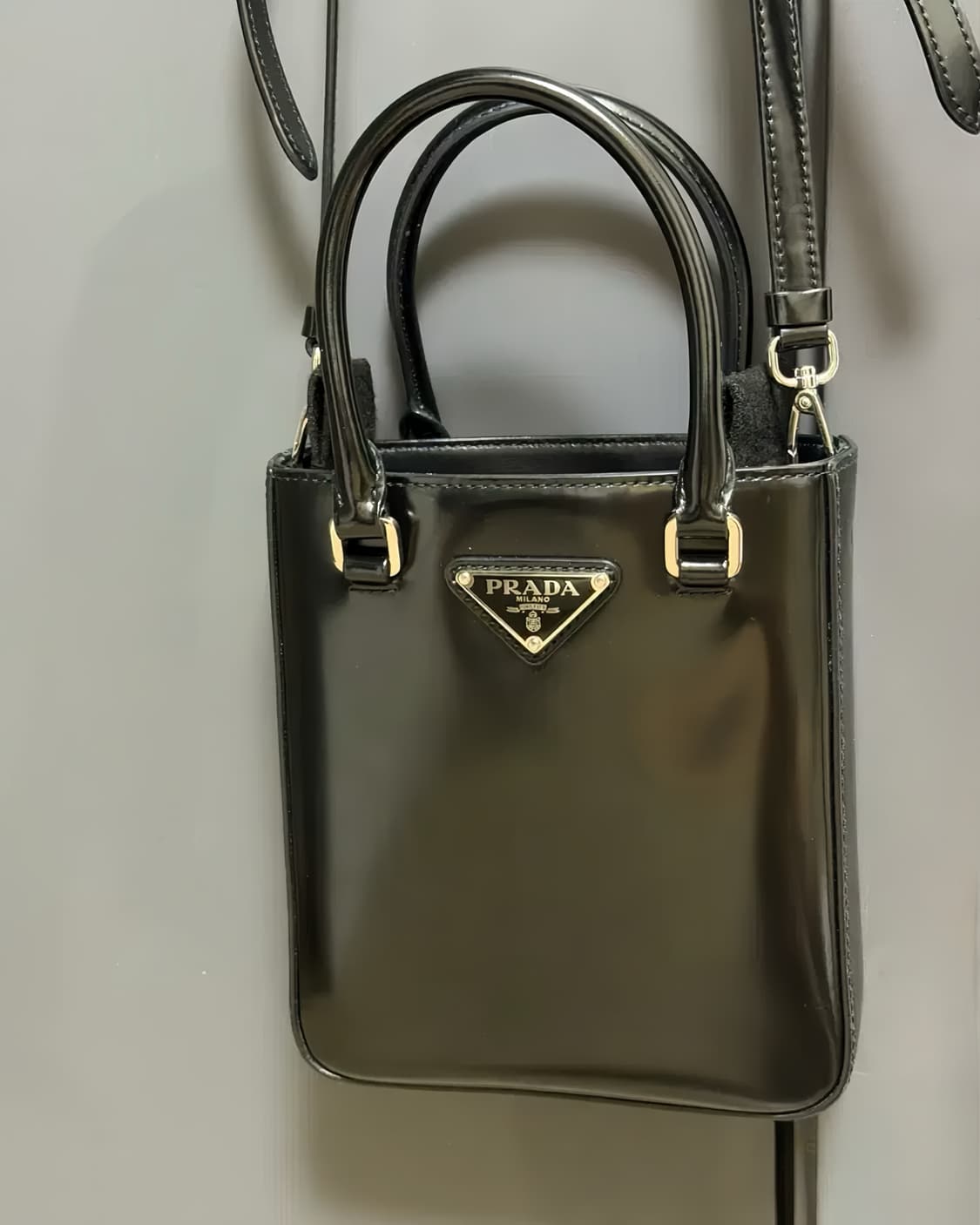 프라다 브러시드 레더 토트백 숄더백 상품이미지1
