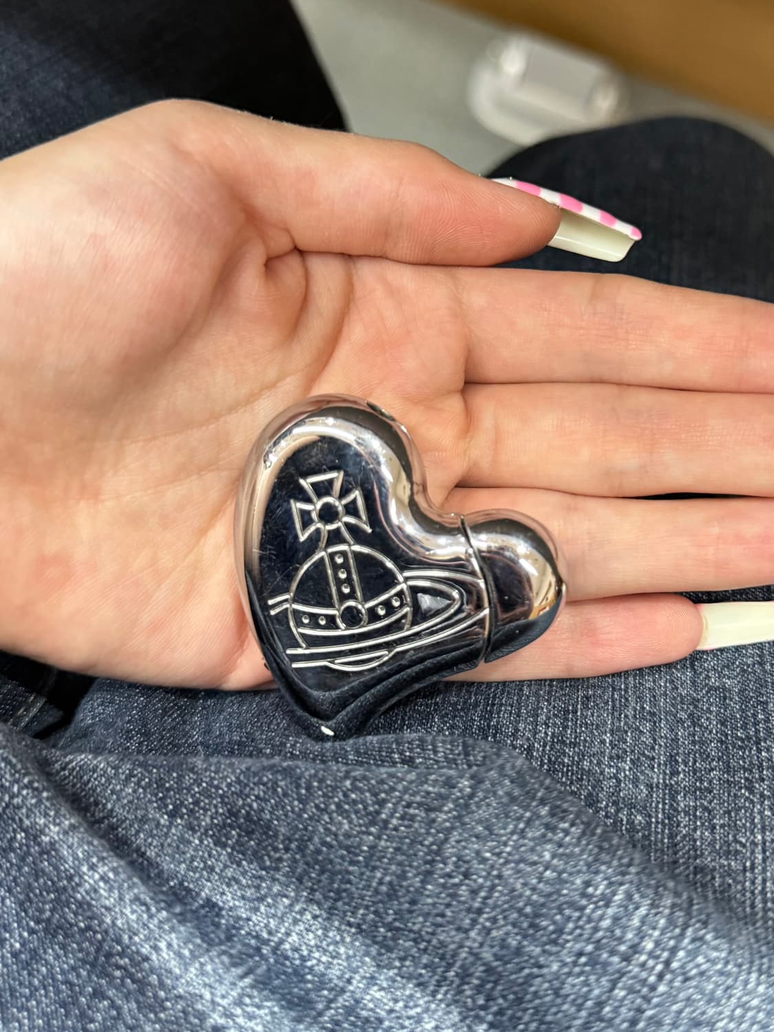 비비안 웨스트우드 하트 라이터 상품이미지2