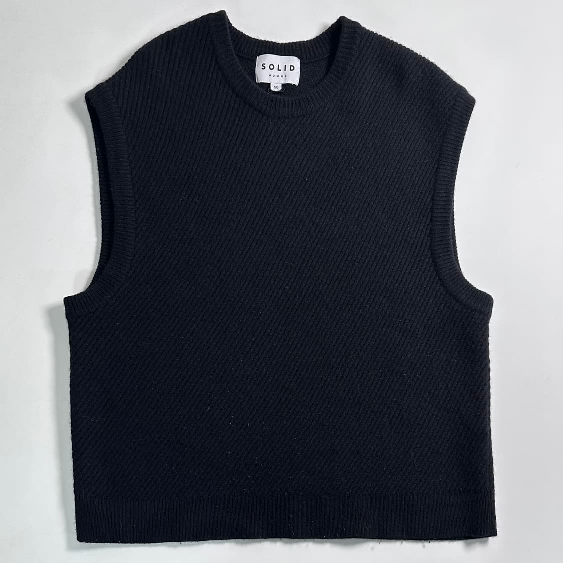 솔리드 옴므 블랙 오버핏 니트 베스트 상품이미지1