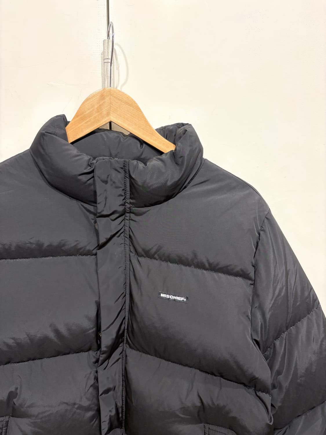 미스치프 백로고 숏패딩 자켓 상품이미지3
