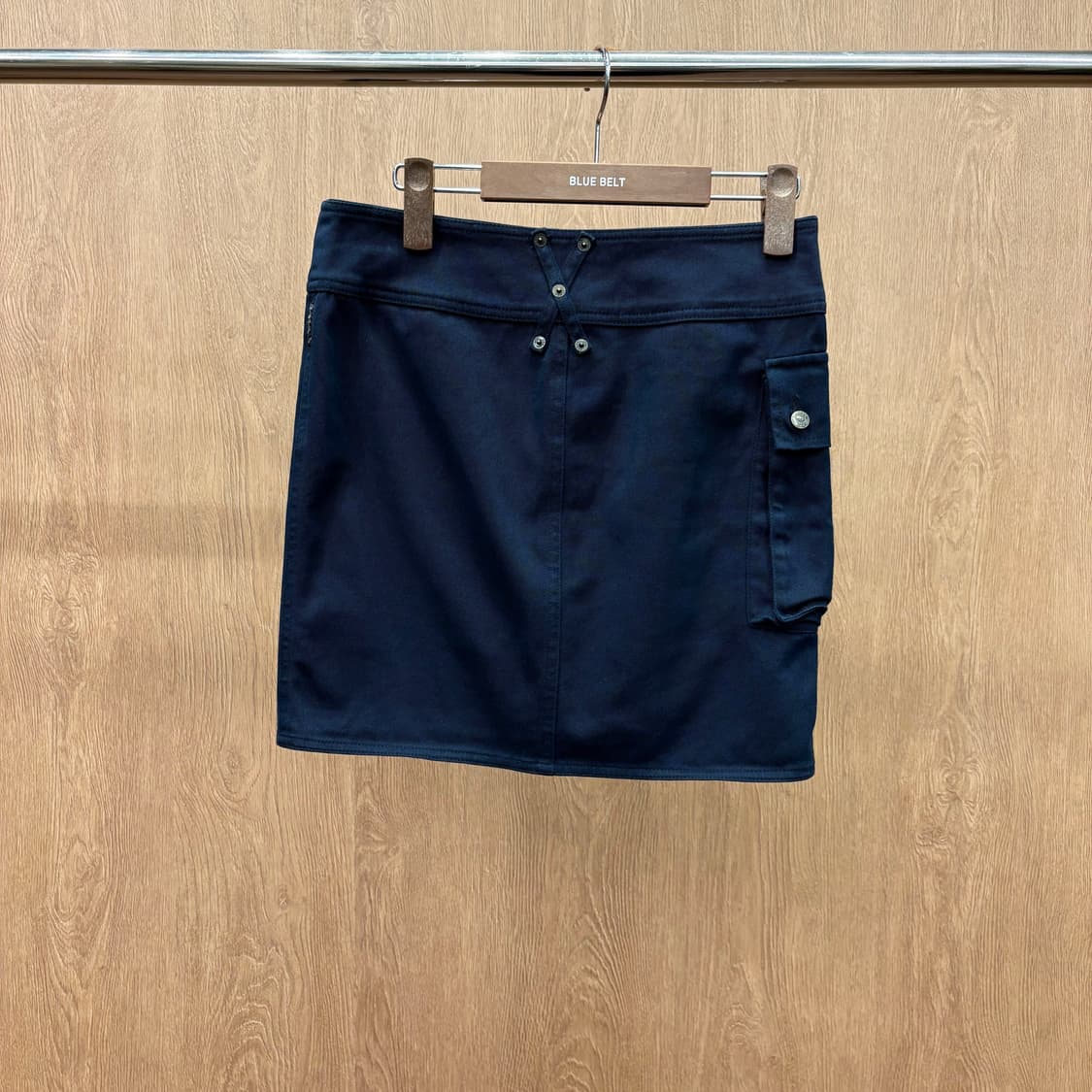 아르마니 진스 미니 스커트 더블 버튼 클로징 사이드 포켓 디테일 블랙 상품이미지3