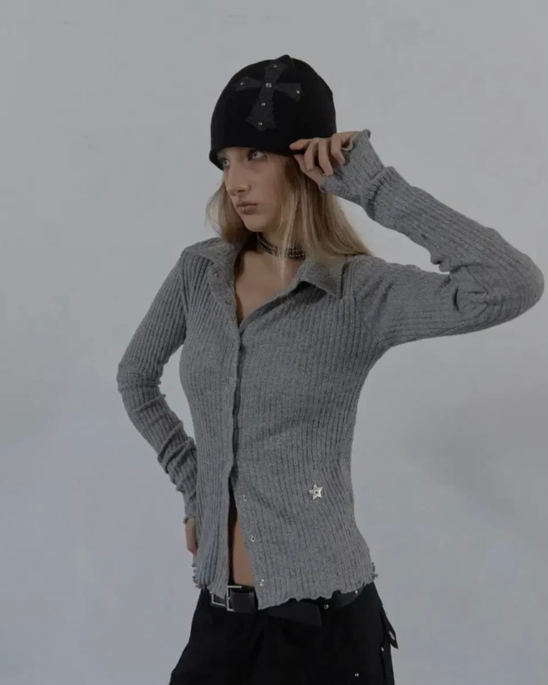 셋업이엑스이 CROSS STUDDED BEANIE / BLACK 상품이미지2