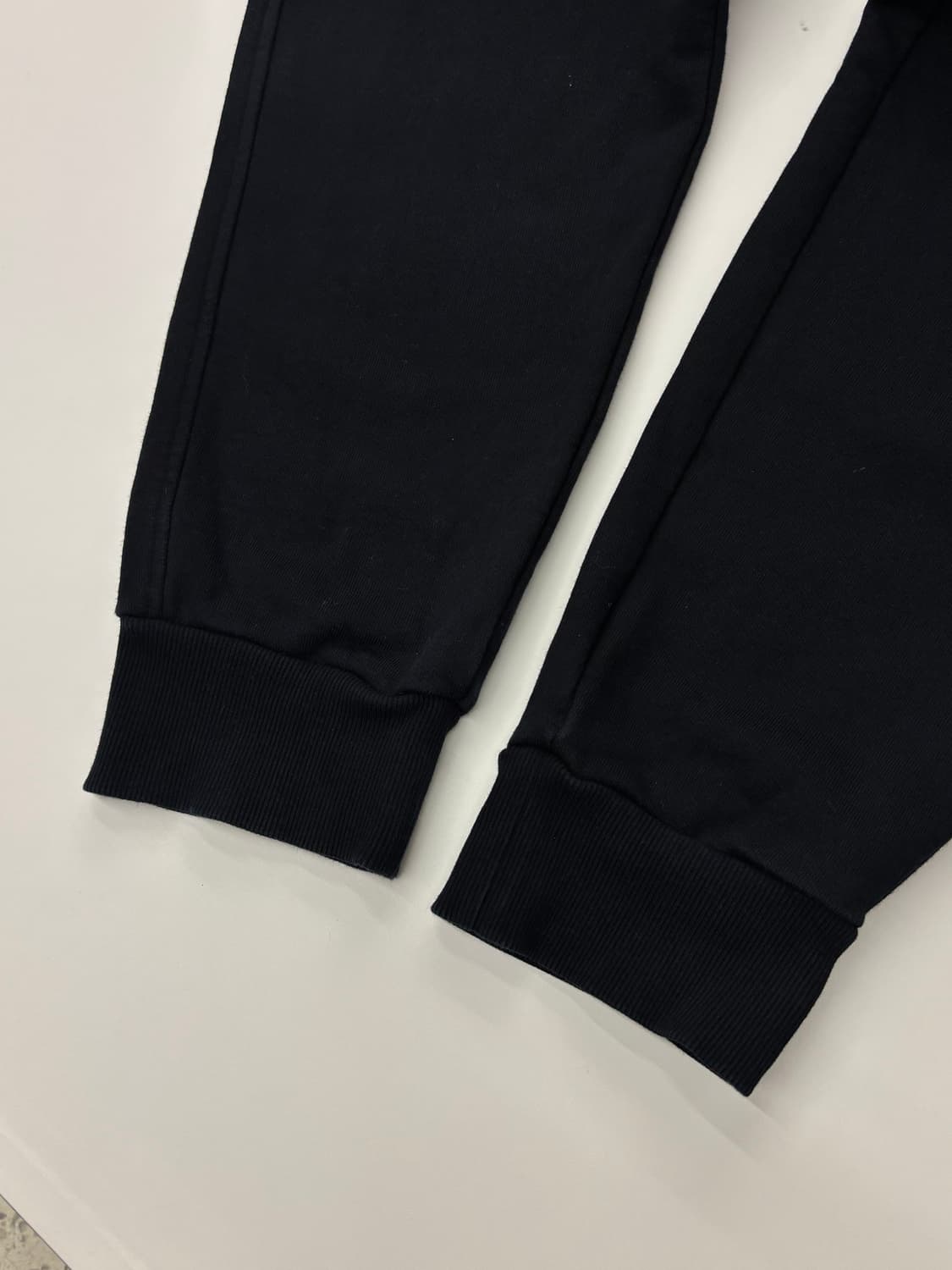 C.P company 씨피컴퍼니 블랙 렌즈 와펜 카고 조거팬츠 상품이미지8