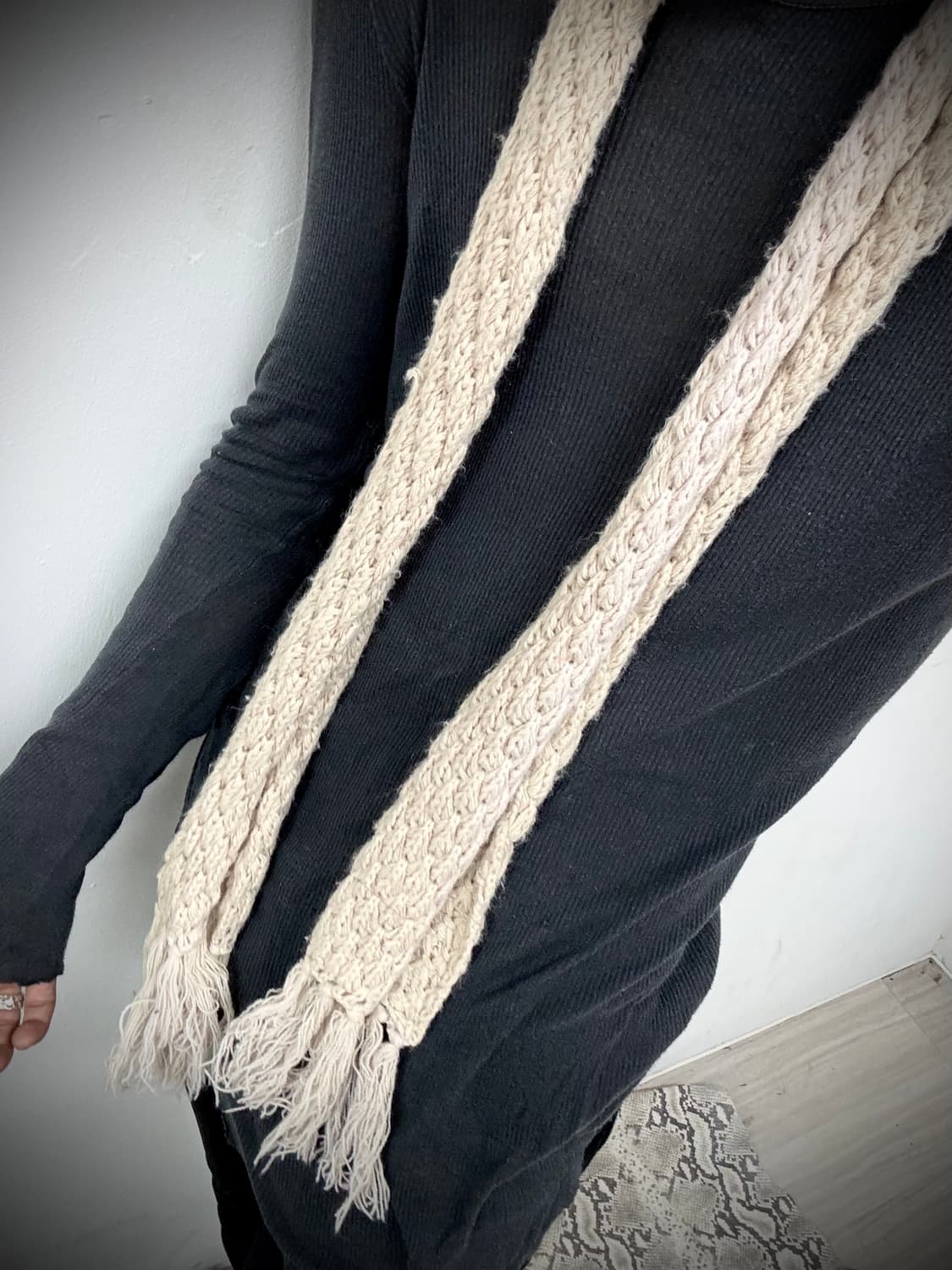 “Vintage” Ivory Long Scarf 상품이미지1