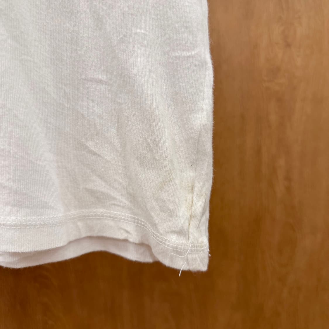 버버리 블랙라벨 헨리넥 자수 로고 반팔 티셔츠 4단추 디테일 화이트 상품이미지9