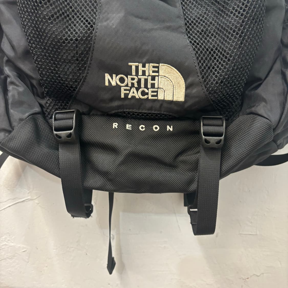 노스페이스 레콘 30L 블랙 백팩 OS 상품이미지5