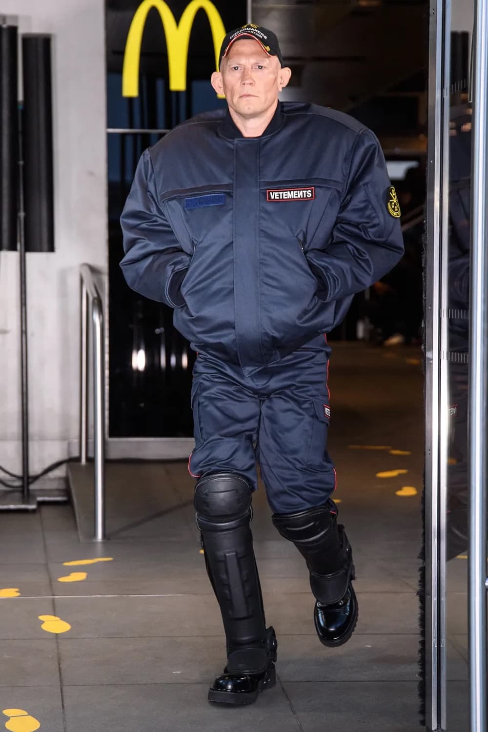 베트멍 2020쇼 런웨이 첫번째 착장 봄버 상품이미지3