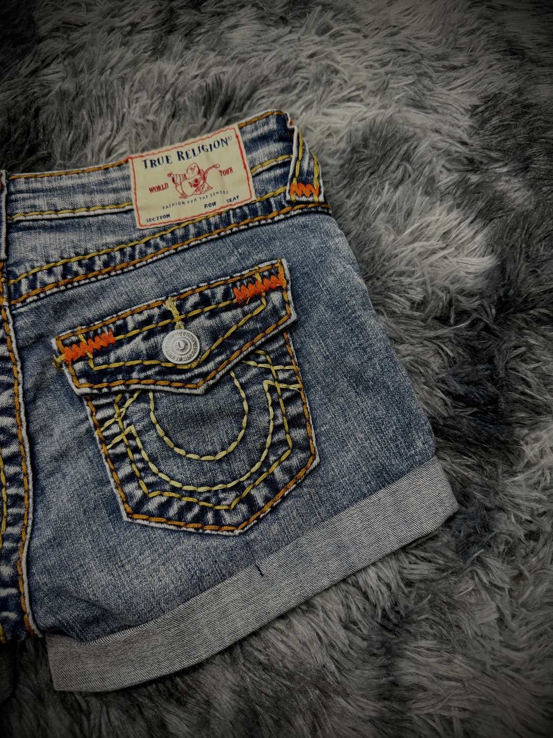 True Religion 오렌지 스티치 데님 숏팬츠 상품이미지7
