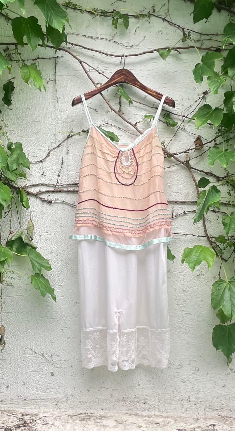 [American Vintage] 레베카테일러 자수비즈 실크 탑 상품이미지2