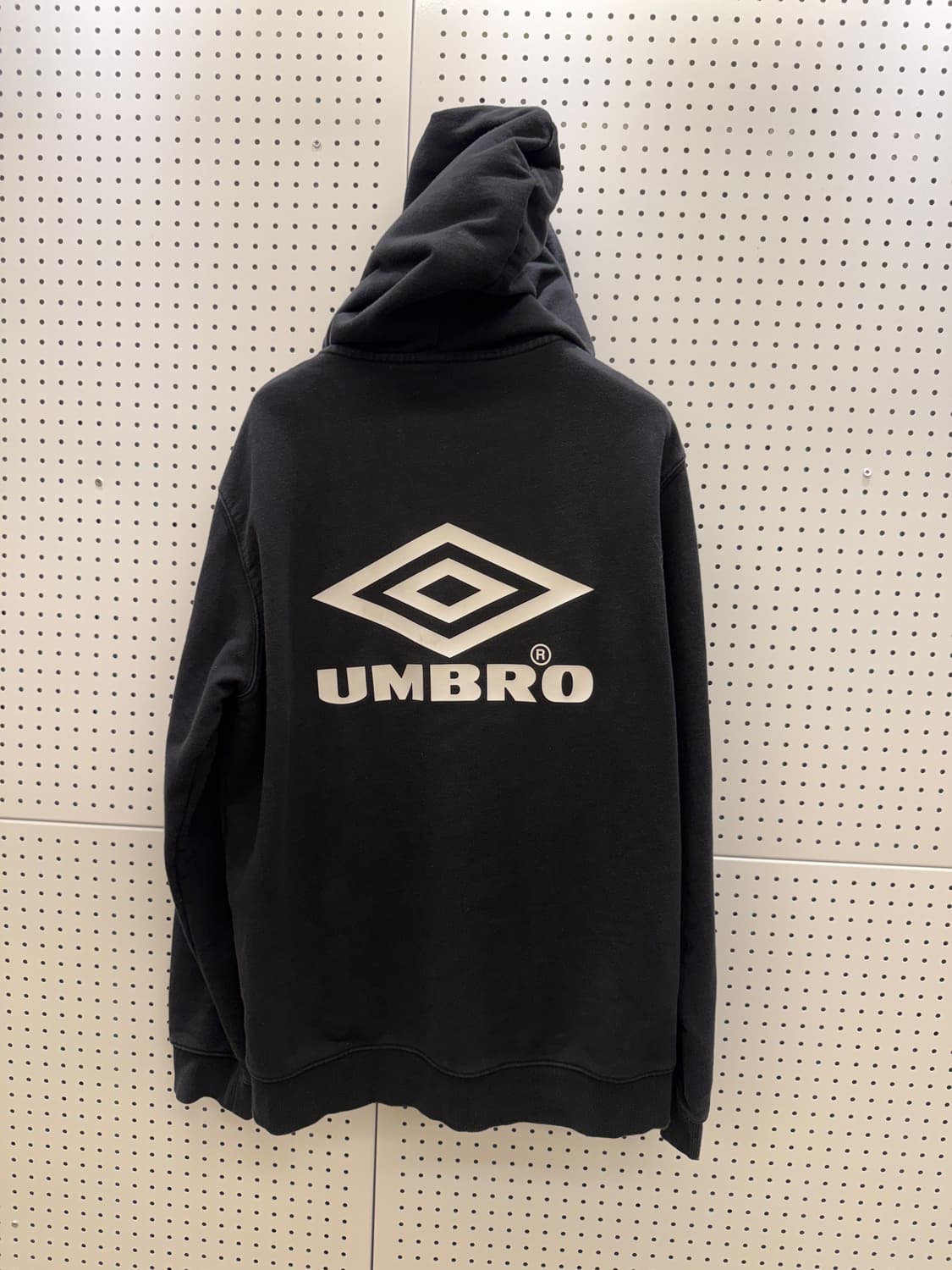 엄브로 빅로고 후드집업 블랙 U1570 상품이미지3