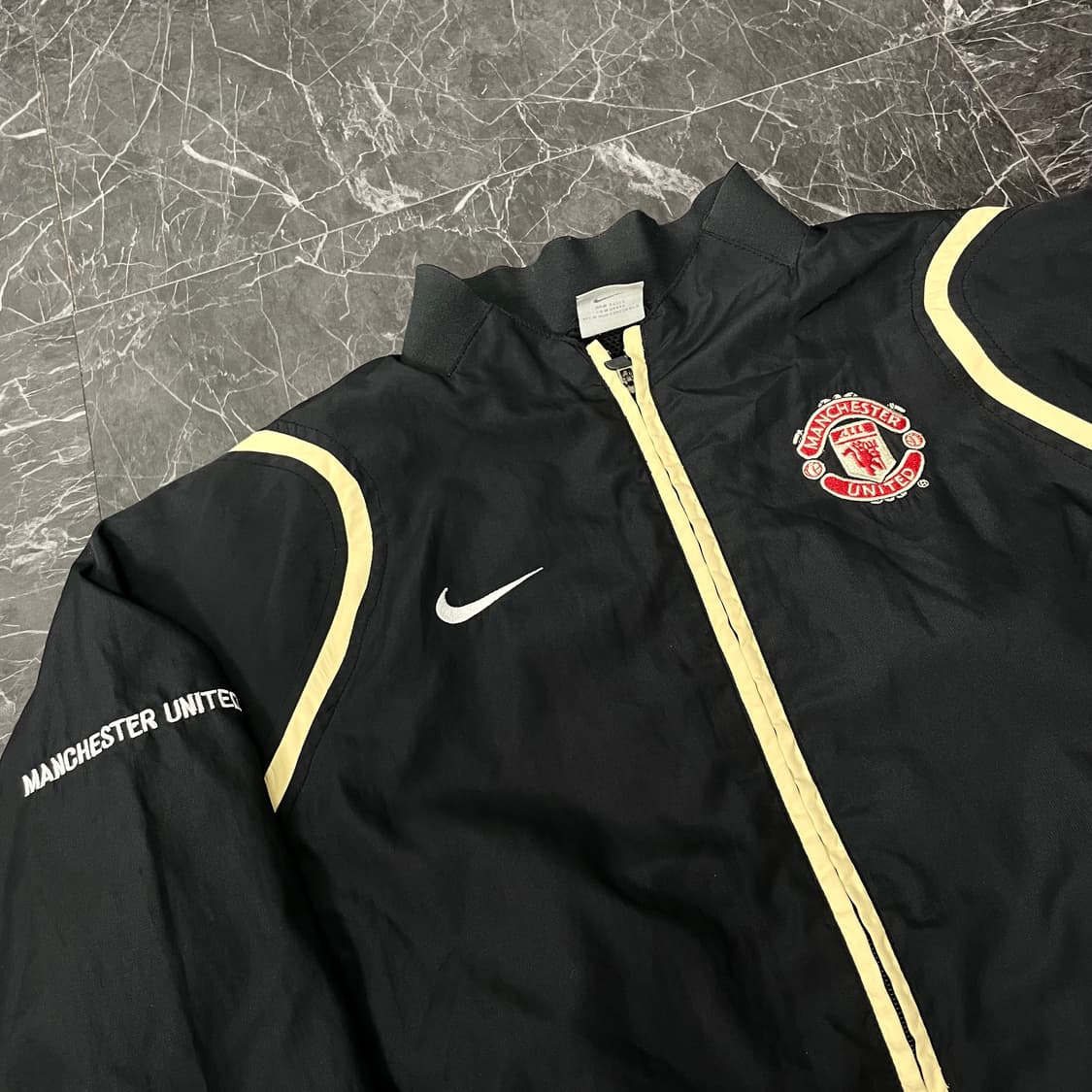 나이키 맨체스터 유나이티드 파이핑 바람막이 자켓 상품이미지4