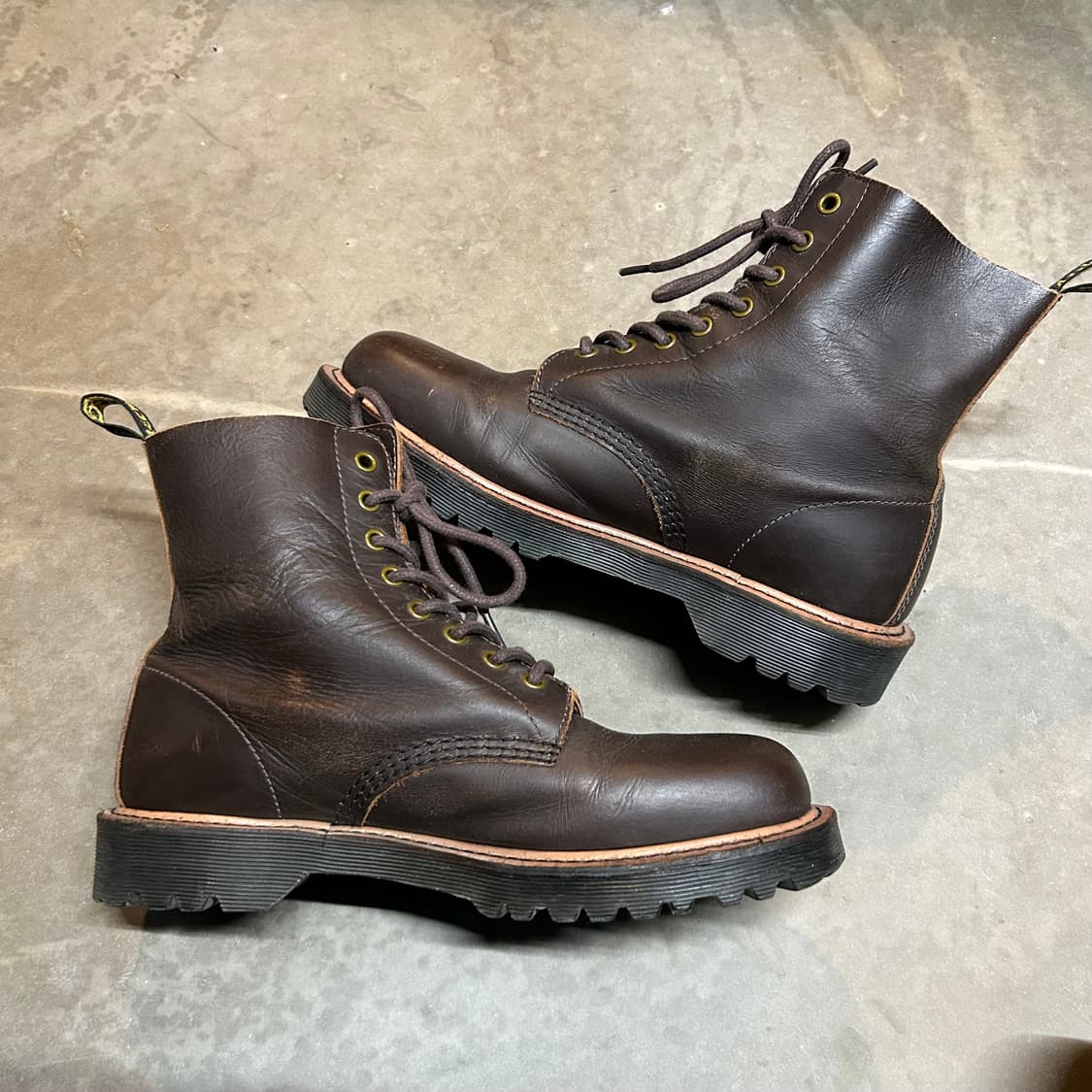 270) 닥터마틴 파스칼 8홀 브라운 부츠 상품이미지2