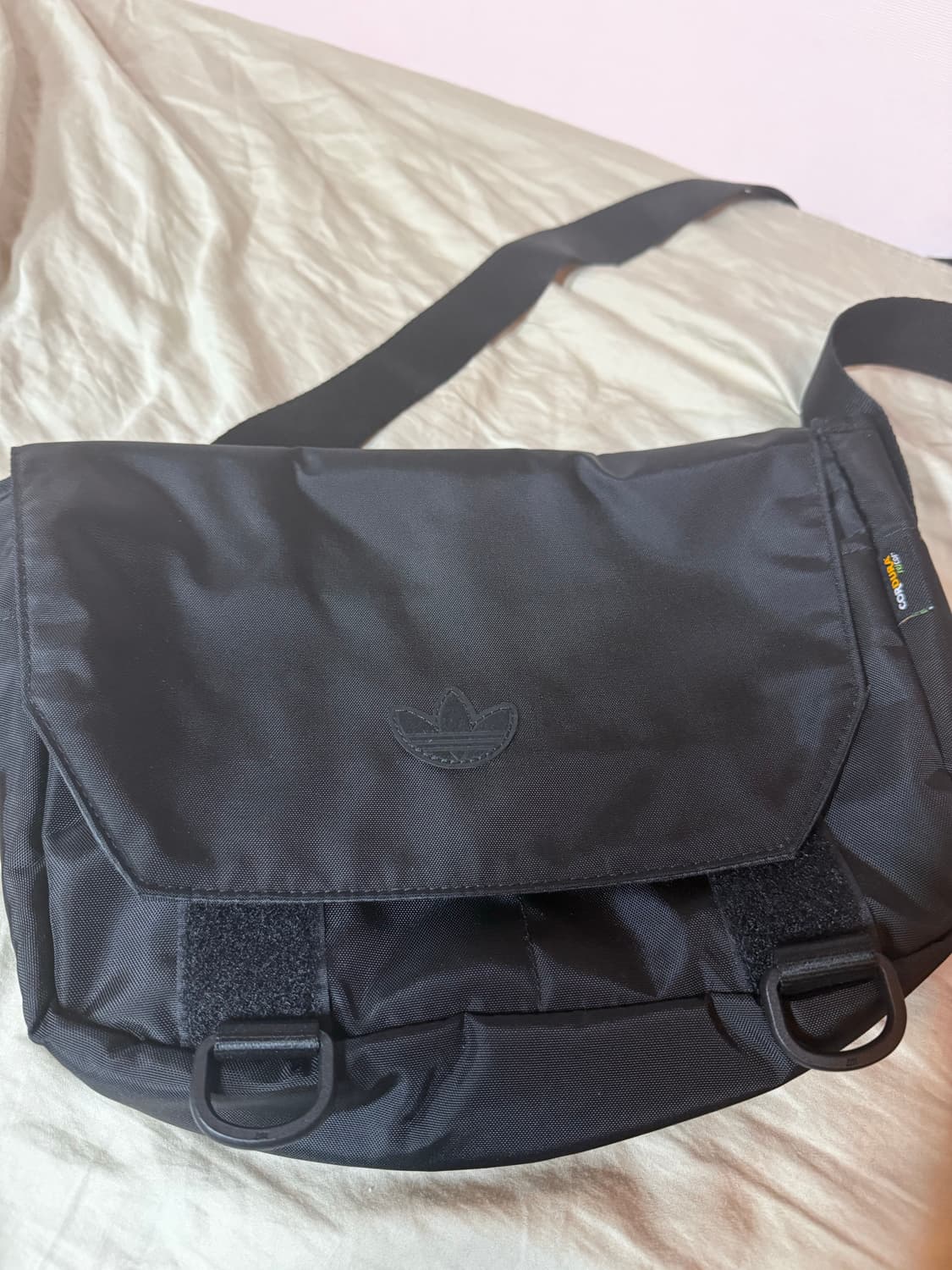 아디다스 블랙 코듀라 크로스백 상품이미지1