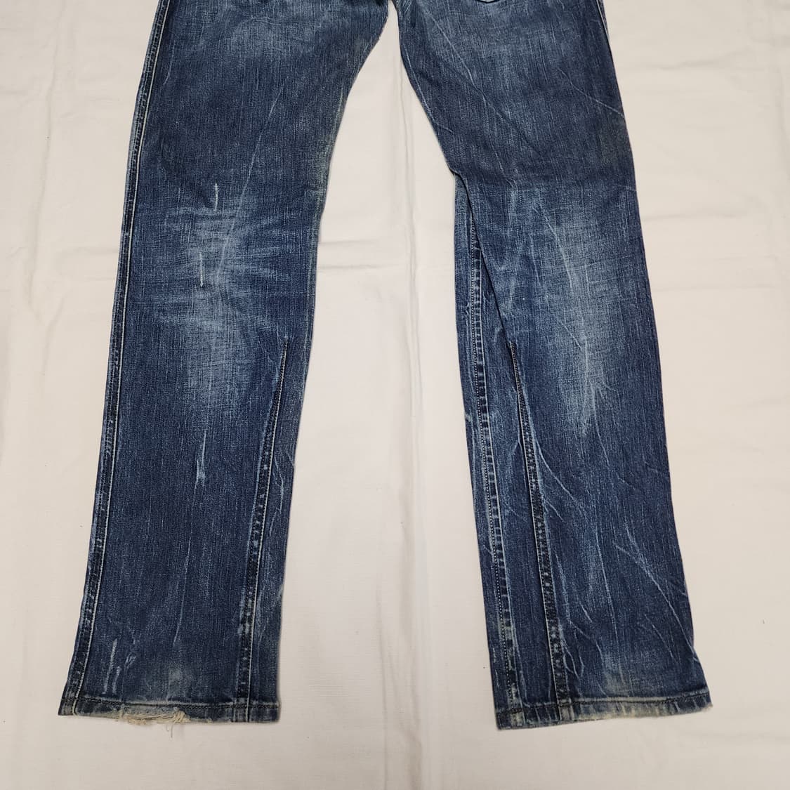 DIESEL DARRON 디젤 워시드 테이퍼드 데님팬츠 상품이미지7