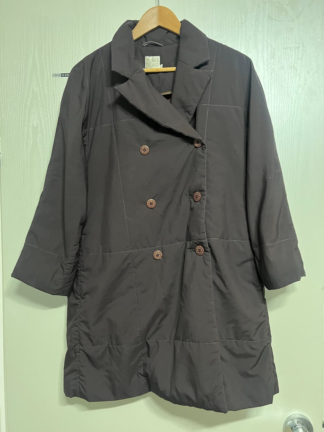 이세이미야케 더블버튼 패딩코트( 정품) 짙은퍼플색 상품이미지1