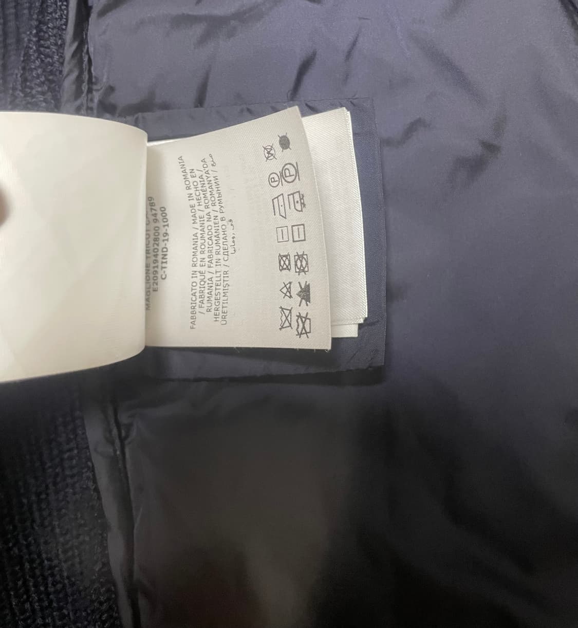 백화점판 새상품급 정품 몽클레어 니트패딩 울 후드 가디건 상품이미지4