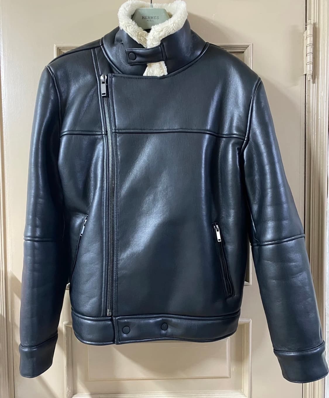 자라 24 무스탕 구합니다 상품이미지1