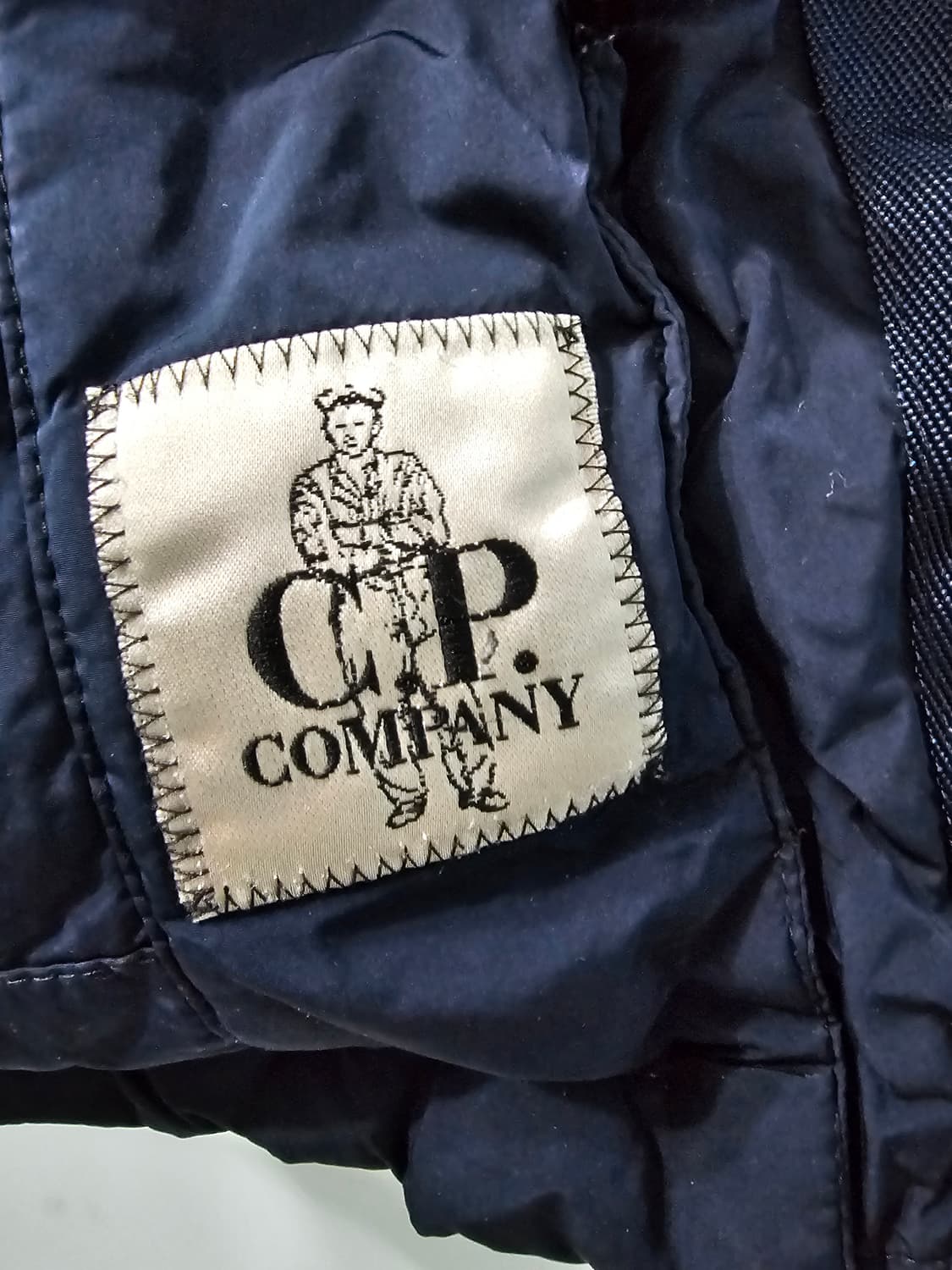 CP 컴퍼니 노르지 고글 후드 패딩 105 상품이미지9