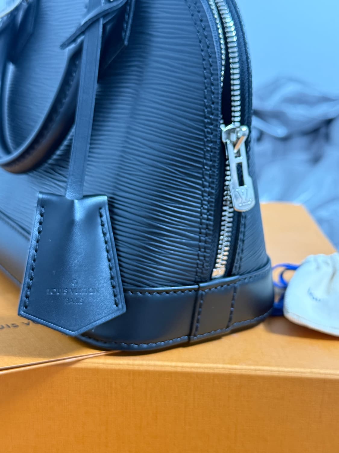 루이비통 알마bb 에피 상품이미지8