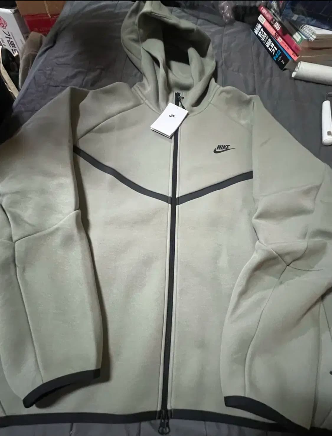 나이키 테크팩 후드 라이트 아미 상품이미지1