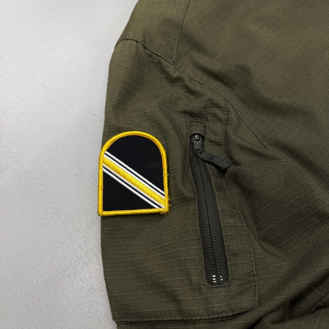 스투시 X 버팔로솔져스 인터네셔널 밀리터리 페이딩 풀오버 테크니컬 자켓 상품이미지5