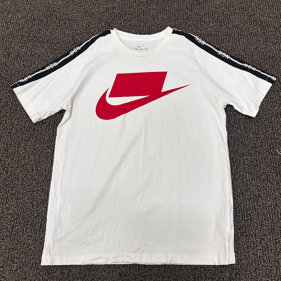 NIKE 나이키 스우시 반팔티셔츠 화이트 XL 상품이미지1
