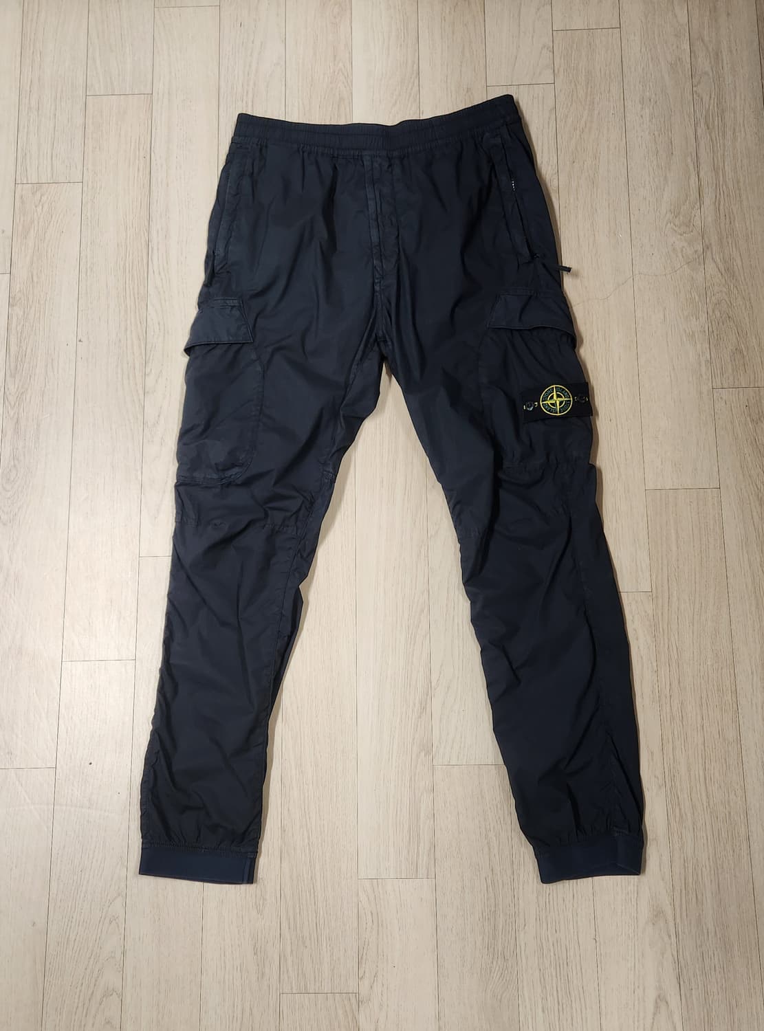 스톤아일랜드 블랙 카고 조거팬츠 32 상품이미지1