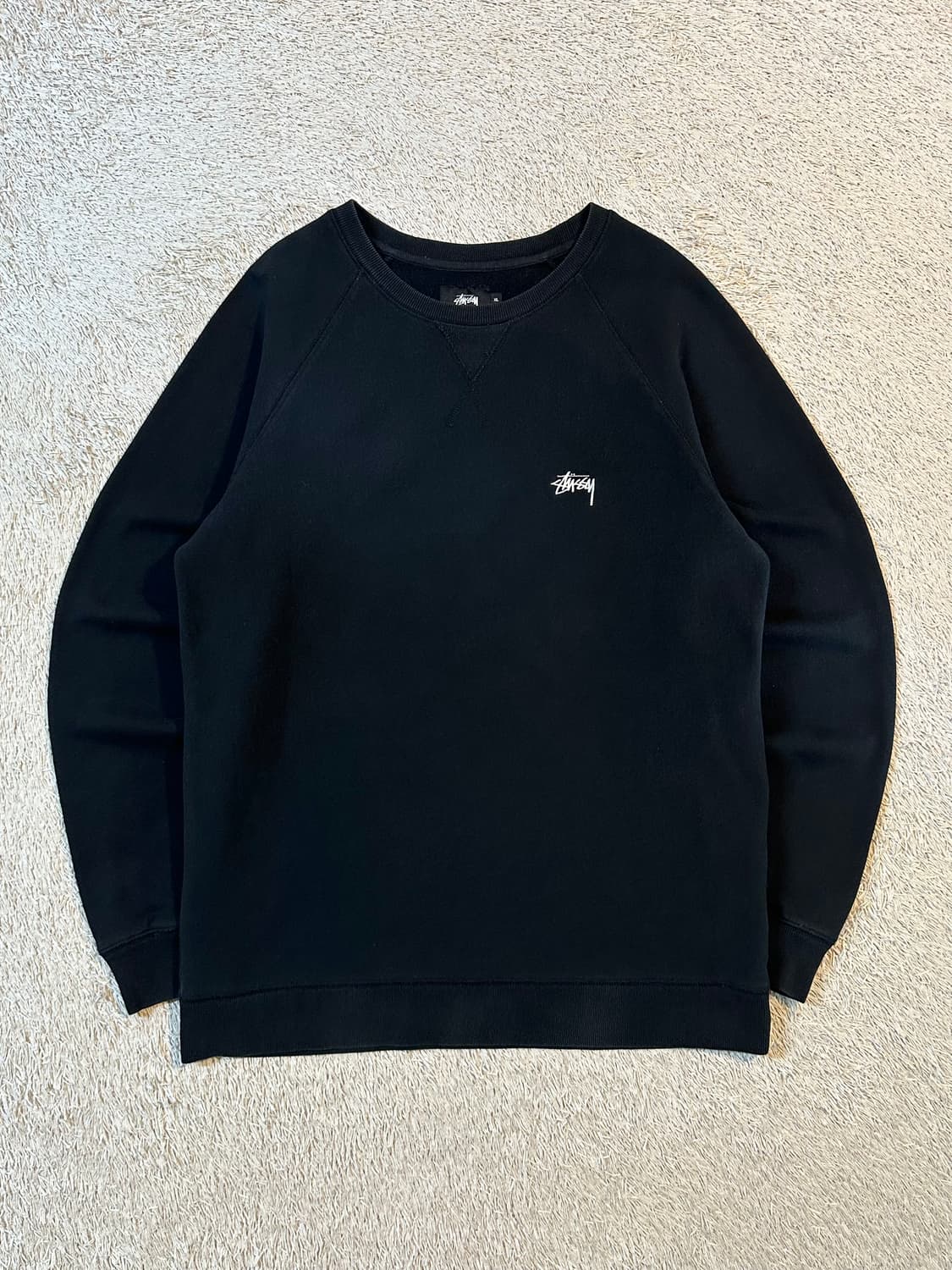 스투시 STUSSY 오버다이드 스탁 자수 로고 맨투맨 블랙 상품이미지1