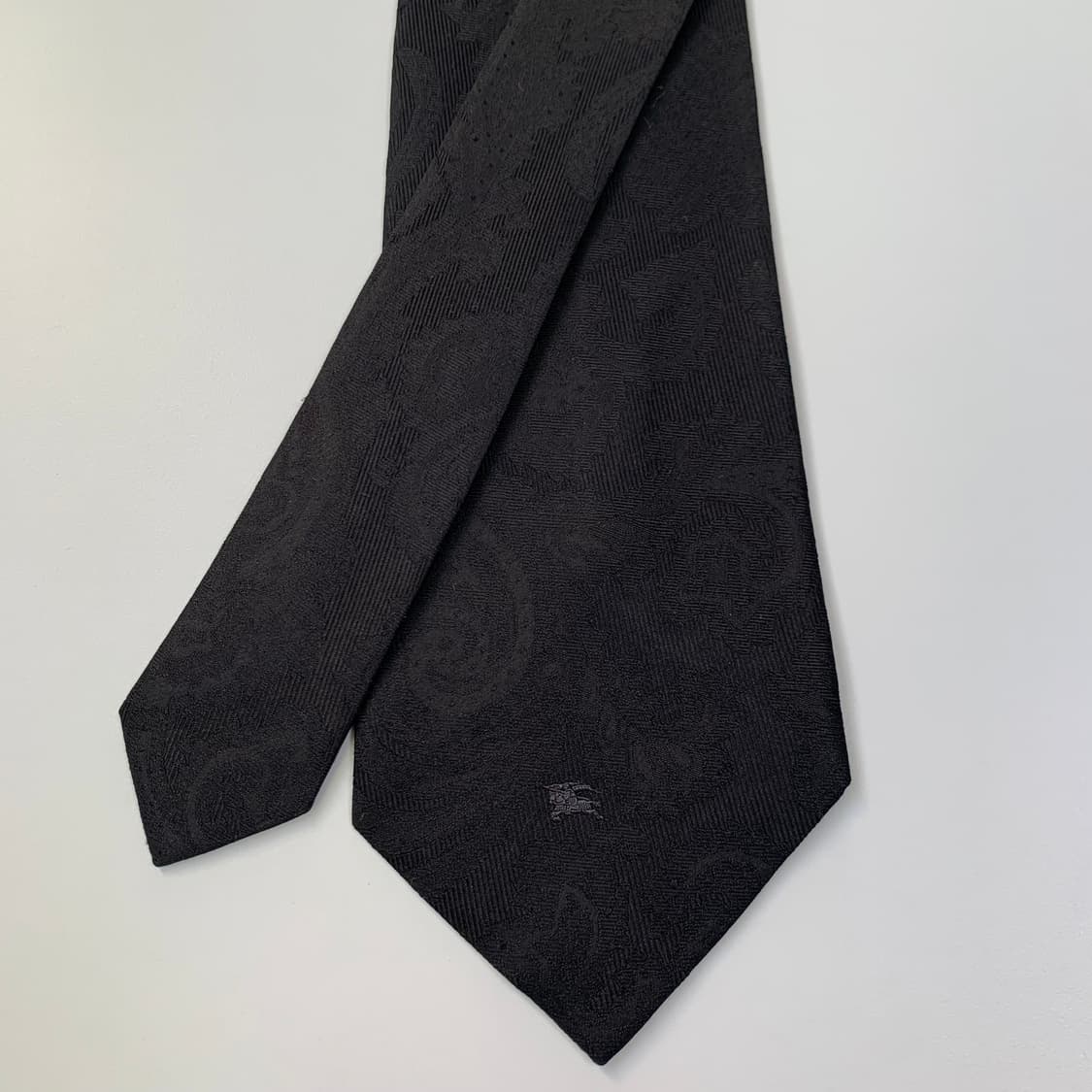 버버리(BURBERRY) 블랙 페이즐리 명품넥타이 100실크 A+등급 상품이미지4