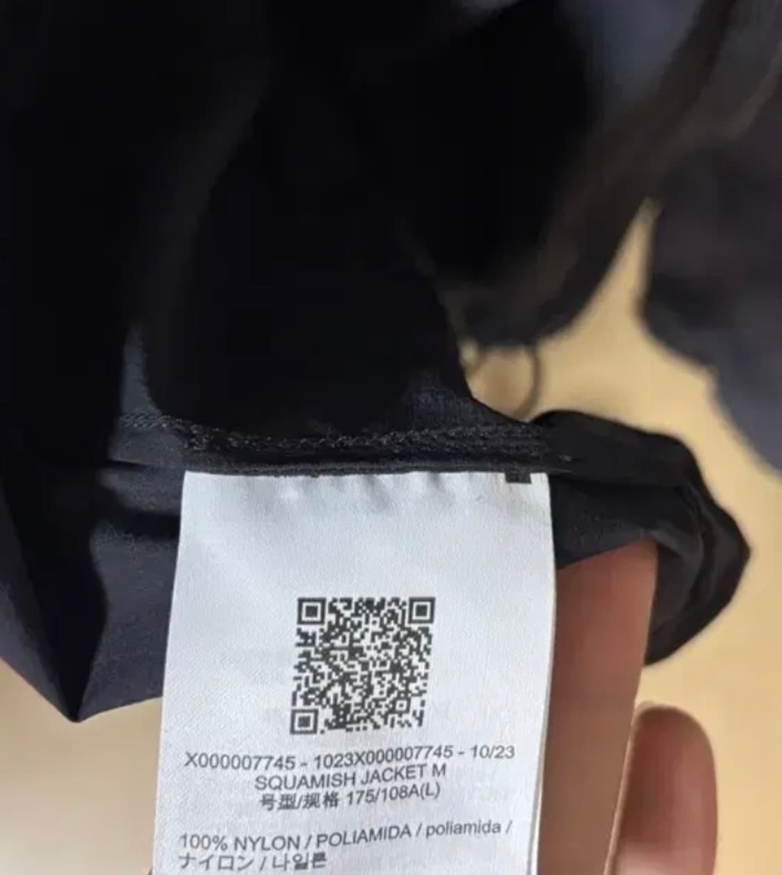 아크테릭스 스쿼미시 자켓 L 사이즈  상태 9.5/10  사진찍고 절대  상품이미지5