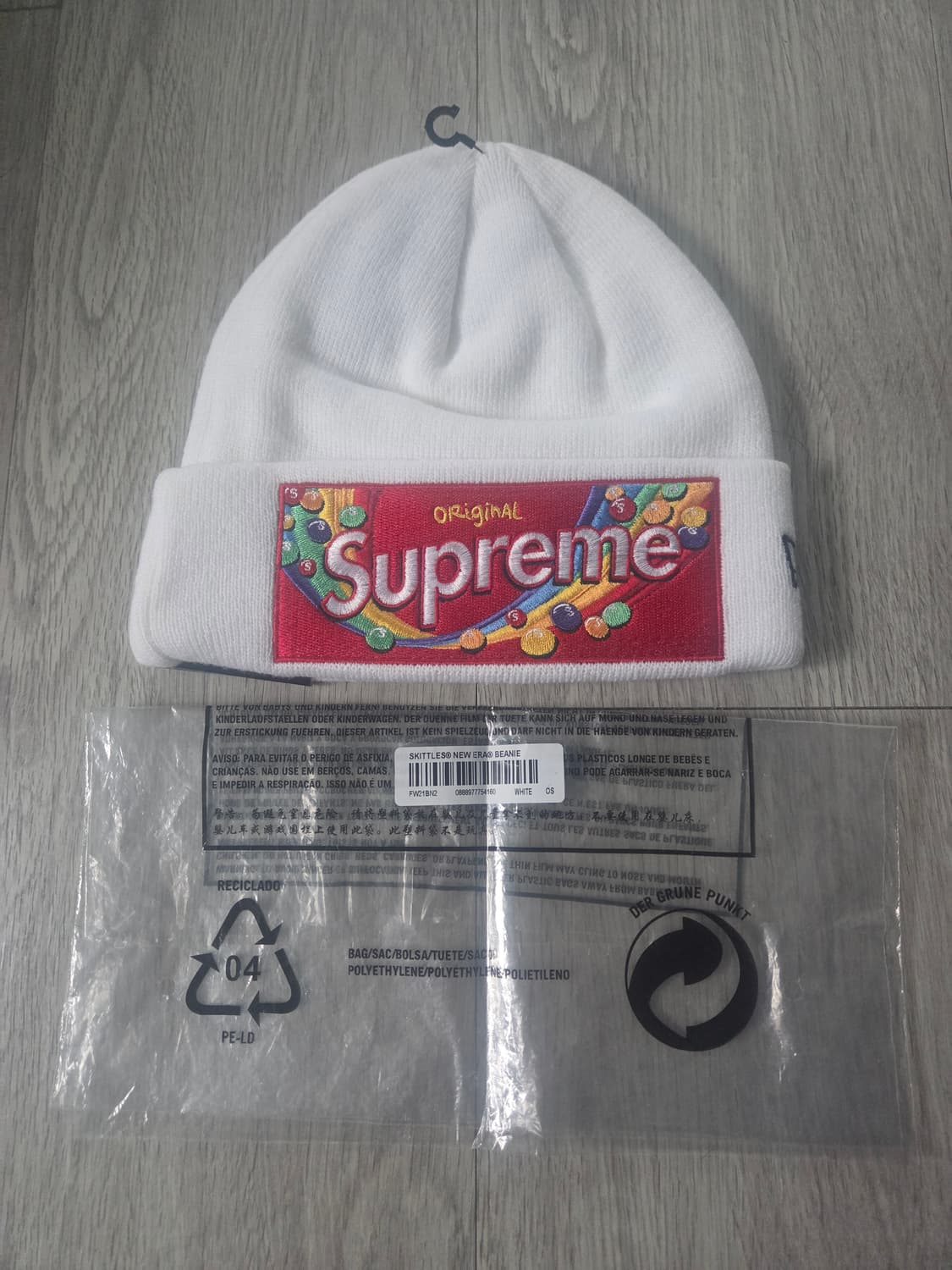  슈프림 x 스키틀즈 뉴에라 비니 화이트 - 21FW 상품이미지1