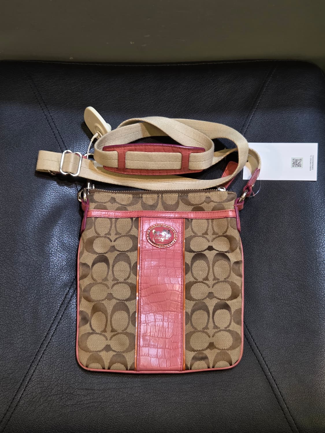 Coach 코치 베이지핑크 크로스백 상품이미지2