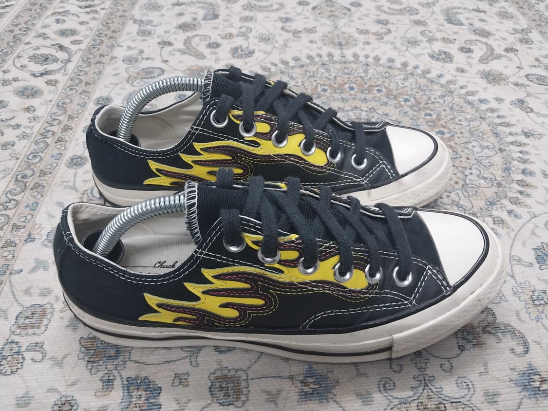 컨버스 척테일러 블랙 불꽃 로우 스니커즈 4.5 (235-240mm) 상품이미지3