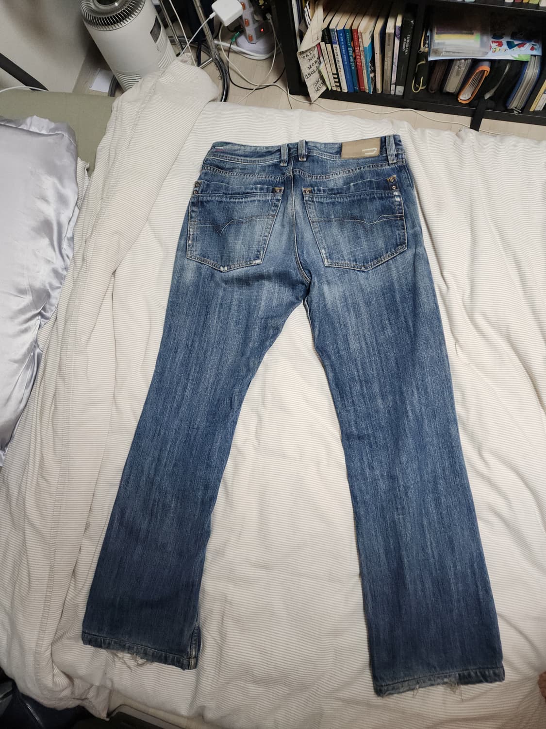 디젤 레귤러 핏 LEMMEN 데님팬츠 PN2984 상품이미지4