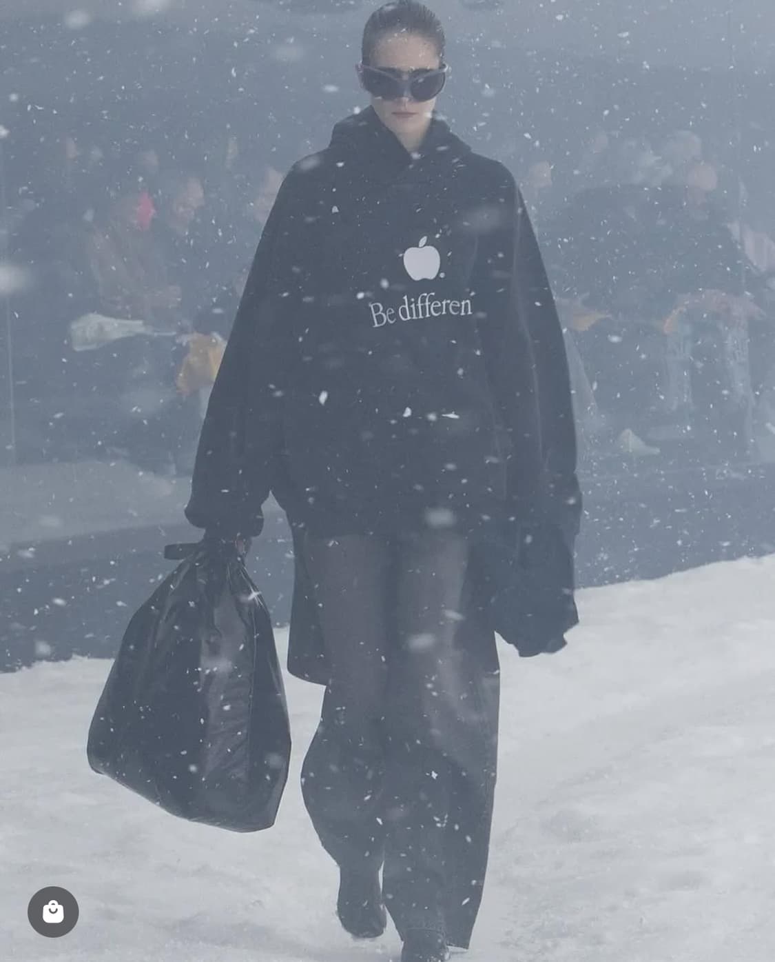 (2) 발렌시아가 애플 반팔 상품이미지6