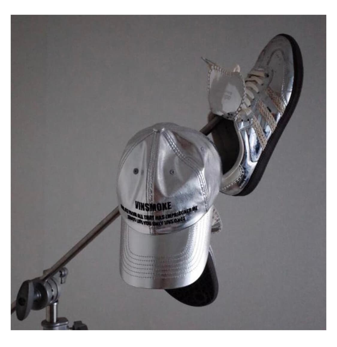 빈스모크(VINSMOKE) GLOSSY SILVER ‘SOFT FIT’ 상품이미지3