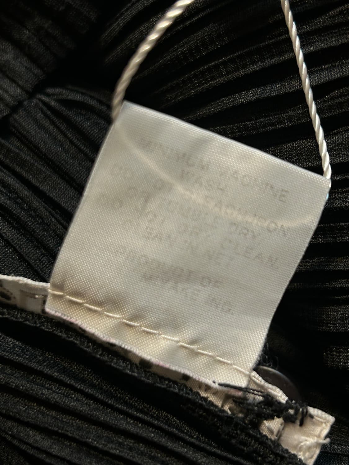 이세이미야케 오픈넥 플리츠 블라우스 상품이미지8