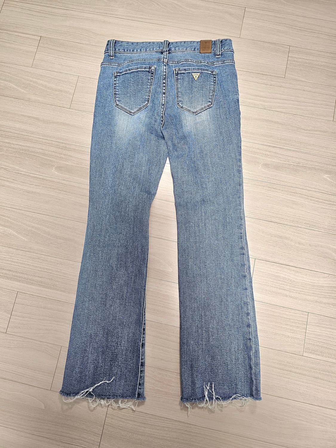 GUESS 데님 부츠컷 청바지 26 상품이미지3